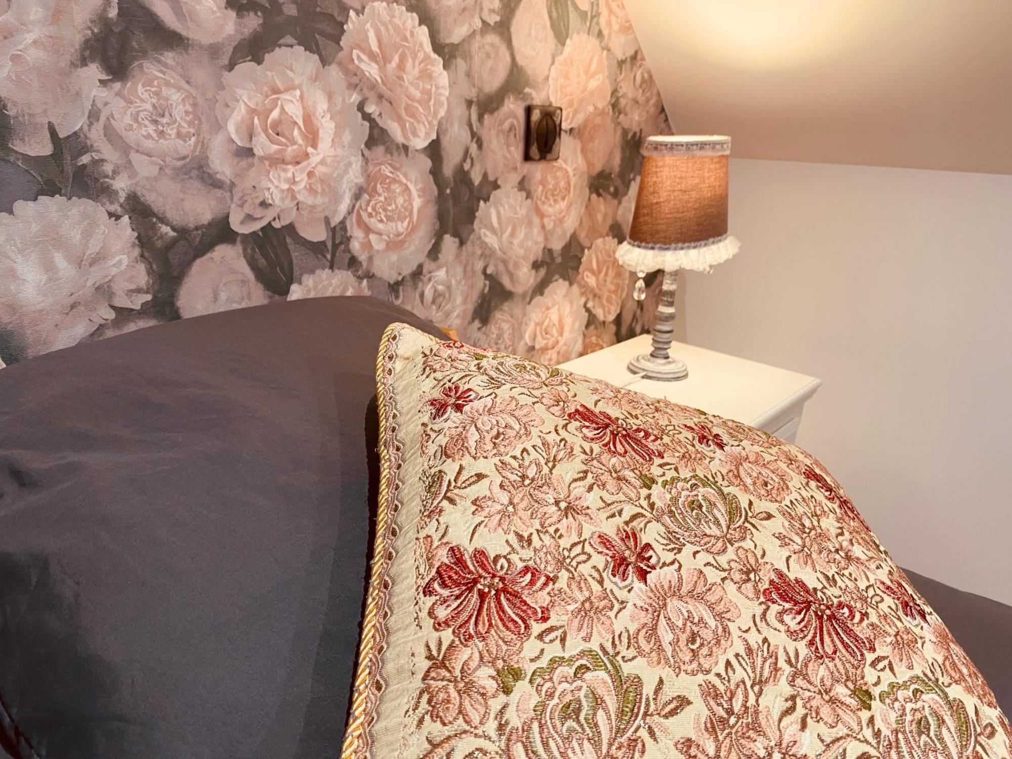 La Villa Des Roses - Suite & Spa Lys-lez-Lannoy Екстериор снимка